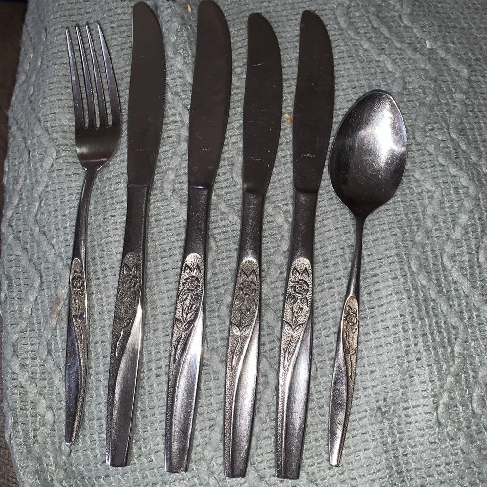 Oneidacraft LASTING ROSE Knife 4 Spoon 1 Fork 1 Lot Oneida Deluxe Stainless VTG